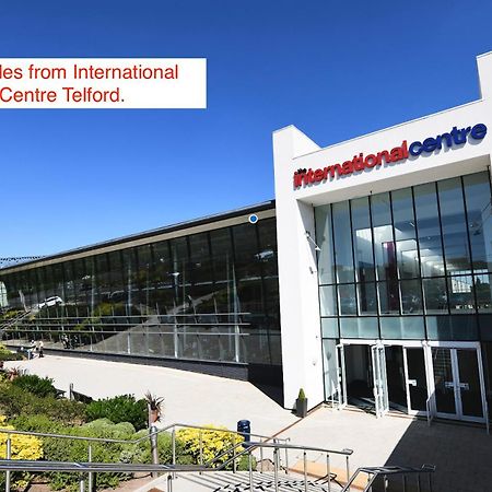 247 Serviced Accommodation In Telford- 3Br House Luaran gambar