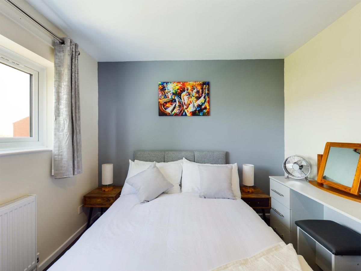 247 Serviced Accommodation In Telford- 3Br House Luaran gambar