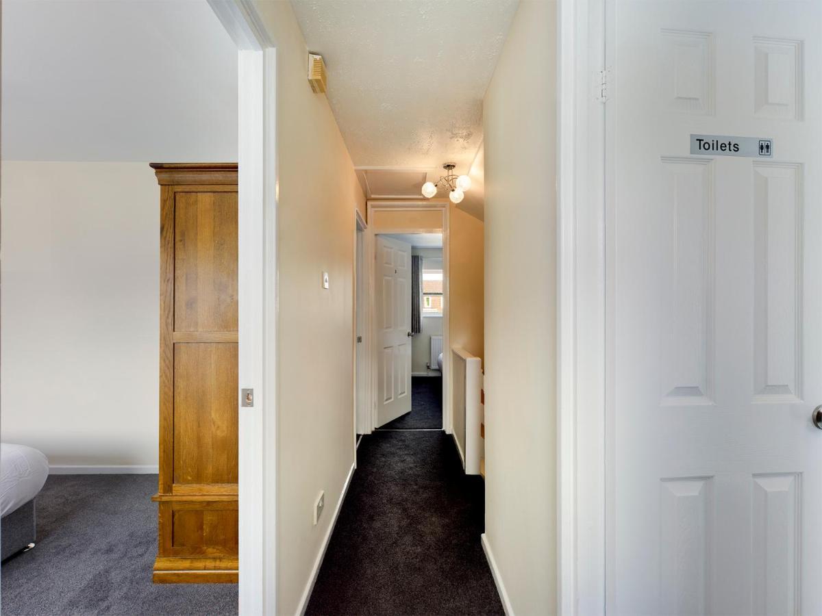 247 Serviced Accommodation In Telford- 3Br House Luaran gambar